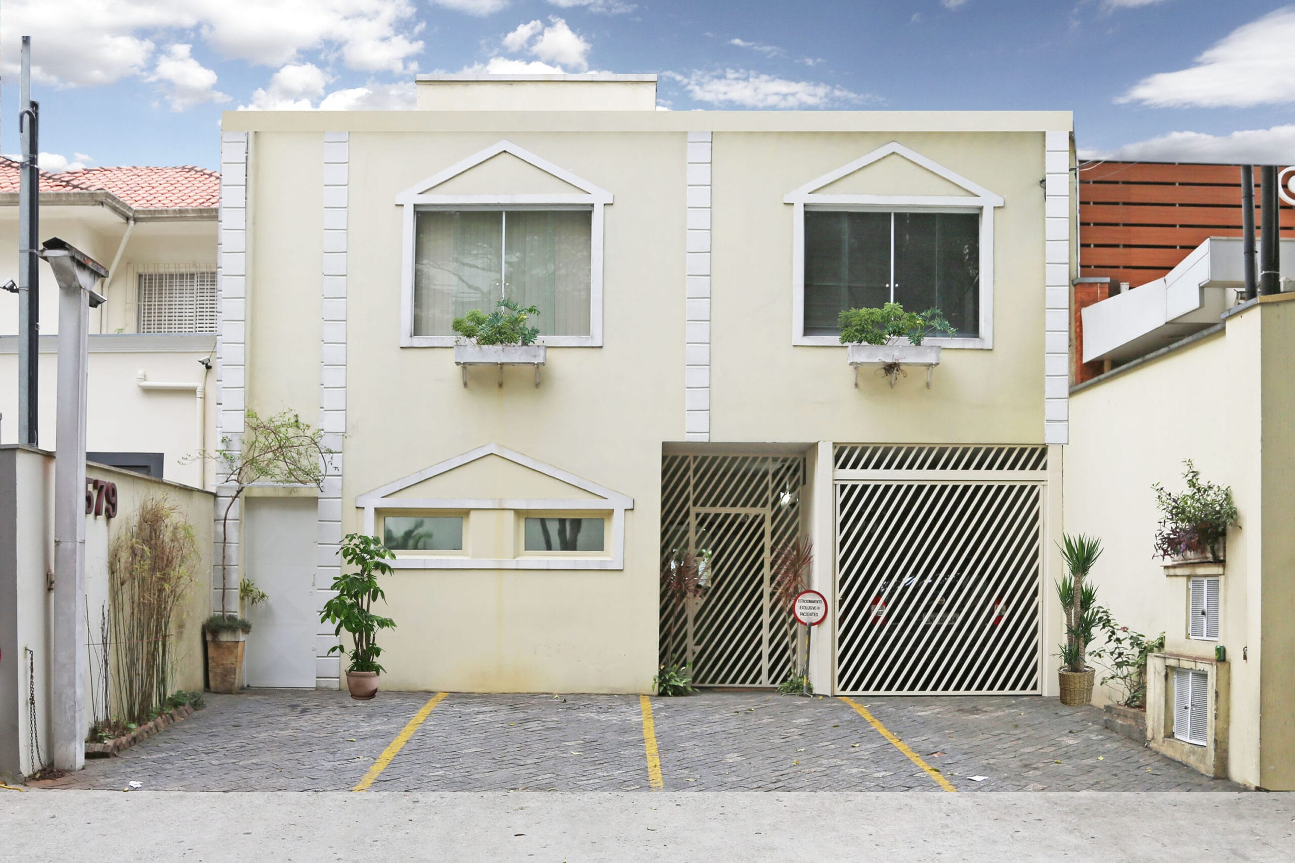 Estacionamento do instituto